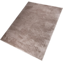 Obdélníkový koberec s vysokým vlasem