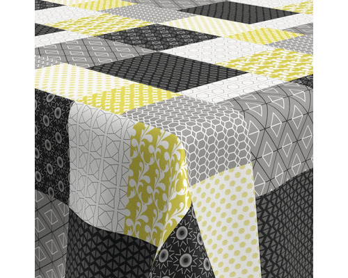 Ubrus s geometrickým patchworkovým vzorem