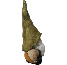 Zahradní trpaslík se špičatou čepicí jako dekorace pro venkovní použití