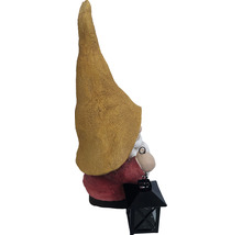 Zahradní trpaslík s lucernou