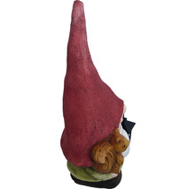 Zahradní trpaslík s lucernou a figurkou veverky