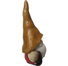 Zahradní trpaslík s čepicí