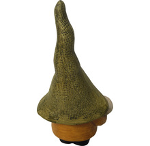 Zahradní trpaslík s čepicí