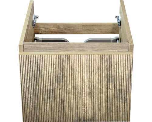 Skříňka pod umyvadlo ze dřeva s rýhovanou přední stranou