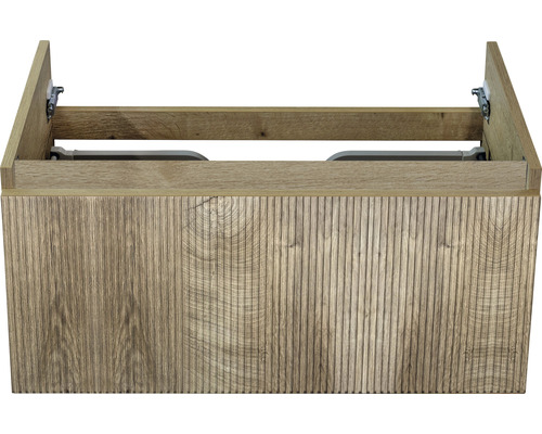 Skříňka pod umyvadlo ze dřeva s rýhovanou přední stranou