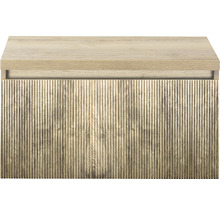 Skříňka pod umyvadlo s rýhovaným dřevěným dekorem