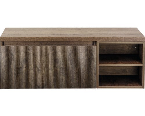 Dřevěná spodní skříňka s posuvnými dveřmi a policemi