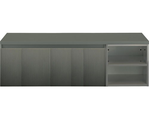 Šedá koupelnová skříňka s rýhovanými dvířky a otevřenými policemi