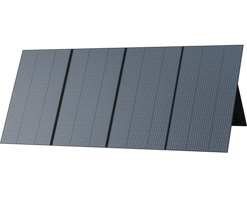 Solární panel se stojanem pro výrobu elektřiny