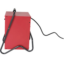 Červená svářečka s nosným rámem a kabelem