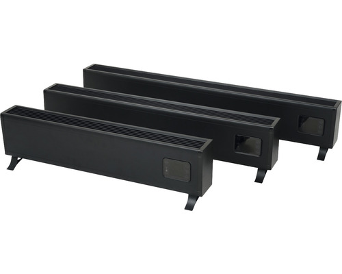 Tři černé elektrické radiátory s nožičkami