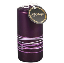 Dekorativní fialová válcová svíčka s proužky