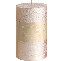 Dekorativní sloupová svíčka s rustikální texturou