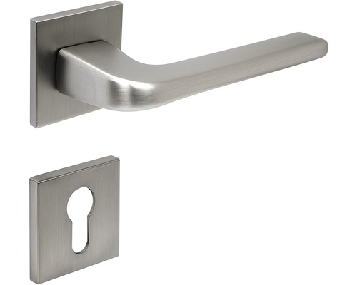 Kovová klika dveří s klíčovou rozetou