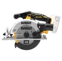 Ruční okružní pila DeWalt s akumulátorem