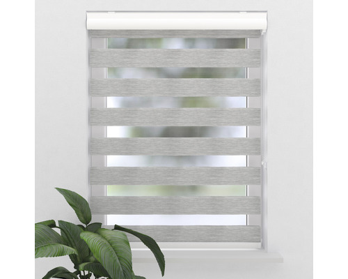 Okenní roleta s vodorovnými pruhy pro variabilní propustnost světla