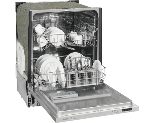 Otevřená myčka nádobí s nádobím