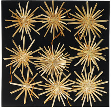 Slámové hvězdy na černém pozadí