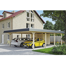 Dřevěný dvojitý přístřešek pro auto se dvěma zaparkovanými auty před domem
