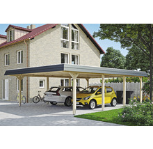 Dřevěný přístřešek pro auto se dvěma zaparkovanými auty před domem