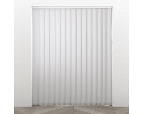 Vertikální žaluzie jako dekorace okna a ochrana proti slunci