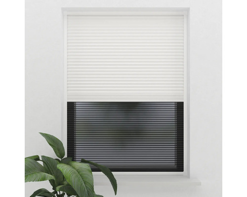 Bílá plisovaná roleta na okně pro soukromí a dekoraci