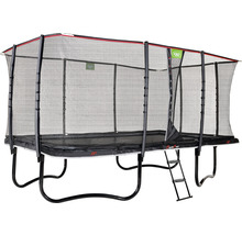 Obdélníková zahradní trampolína se sítí a žebříkem