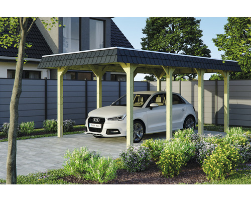Dřevěný carport s autem
