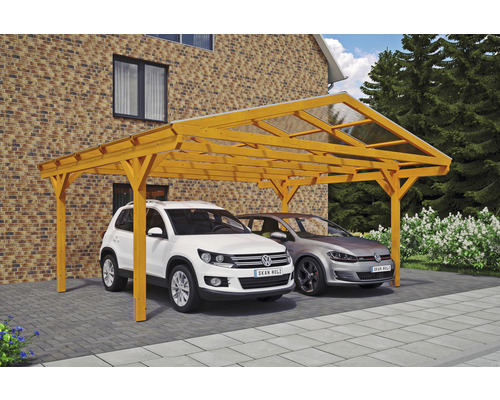 Dvojitý dřevěný carport se dvěma auty před domem