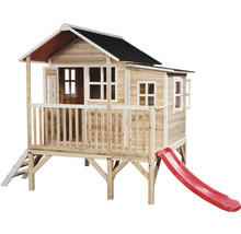Dřevěný hrací domek se skluzavkou a žebříkem