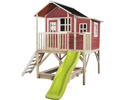 Dřevěný hrací domek se skluzavkou a pískovištěm