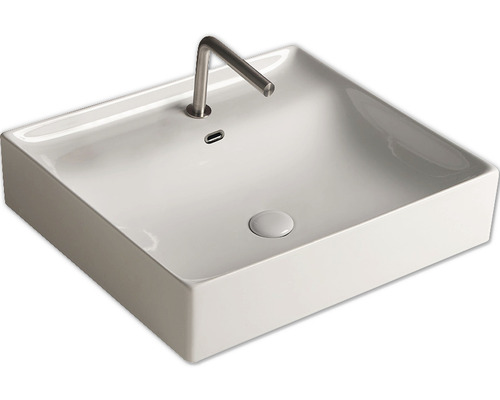 Keramické umyvadlo na desku s baterií