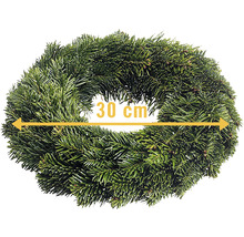 Věnec z jedlových větviček o průměru 30 centimetrů