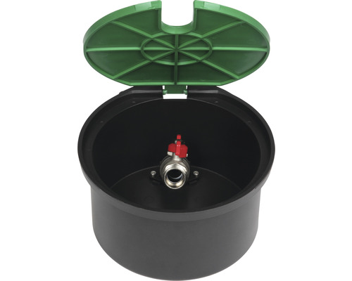 Podzemní nádrž s uzavíracím ventilem a zeleným víkem