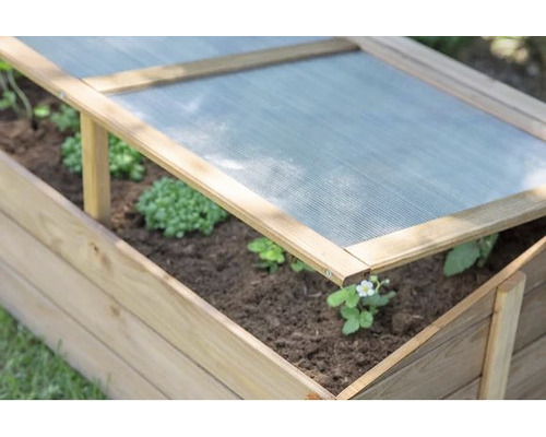 Vyvýšený záhon s otevřeným dřevěným pařeništěm