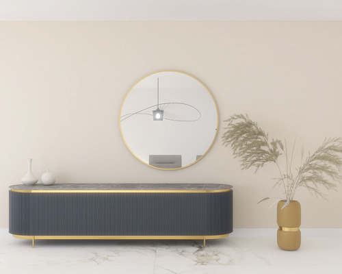 Interiér s příborníkem, zrcadlem a dekorací pro moderní obývací pokoj.