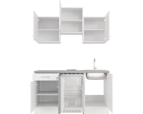 Bílá venkovní kuchyně s dřezem, chladničkou a úložným prostorem