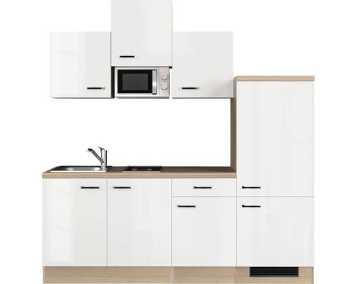 Kuchyňská linka s dřezem, mikrovlnnou troubou a horními skříňkami pro kompaktní kuchyňské řešení