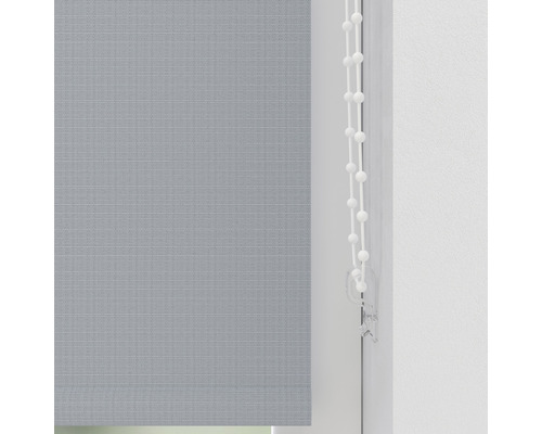 Šedá roleta s řetízkovým ovládáním