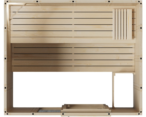 Vnitřní pohled na dřevěnou saunu s lavicemi a kamny