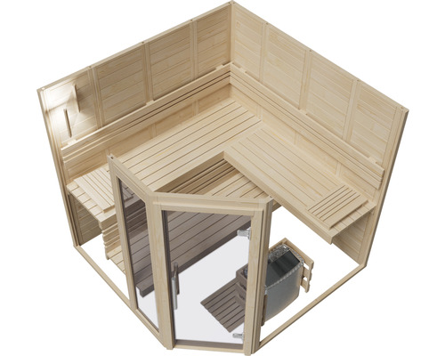 Vnitřní pohled na dřevěnou saunu s lavicemi a skleněnou přední stranou