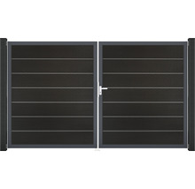 Dvoukřídlá kovová brána s horizontálními lamelami