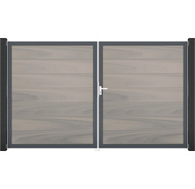 Dvoukřídlá brána s vodorovnými prkny a kovovým rámem