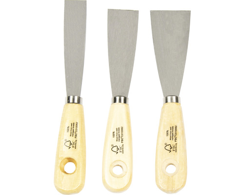 Tři špachtle s dřevěnou rukojetí a kovovou čepelí