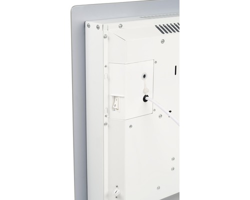 Detail zadní strany topného tělesa s vypínačem a napájecím kabelem