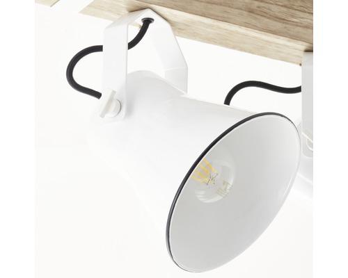 Stropní svítidlo s bílým stínidlem a nastavitelným bodovým světlem