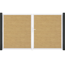 Dvoukřídlá brána s dřevěnou výplní a rukojetí