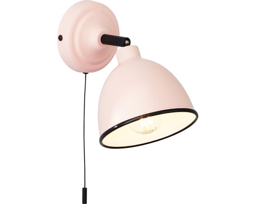 Nástěnné svítidlo s tahovým spínačem pro ovládání světla