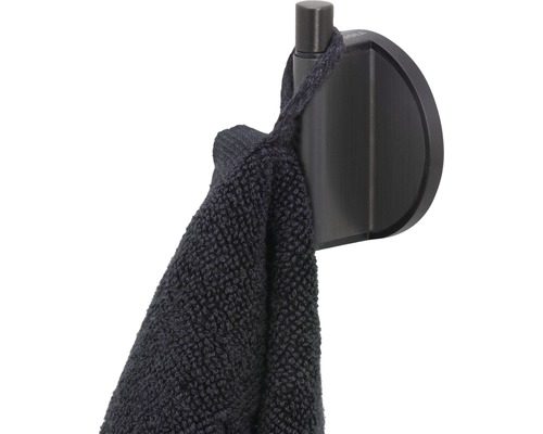 Držák na ručníky s ručníkem