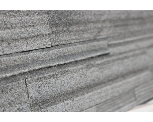 Detail obkladu stěny z přírodního kamene